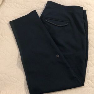 Lululemon capris with panel in green